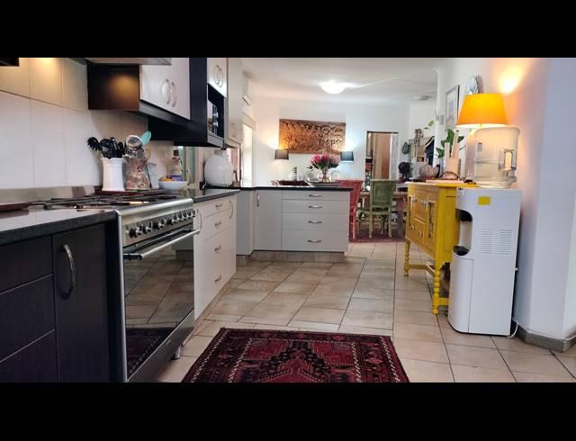 5 BEDROOM HOUSE FOR SALE IN FRAAIUITSIG